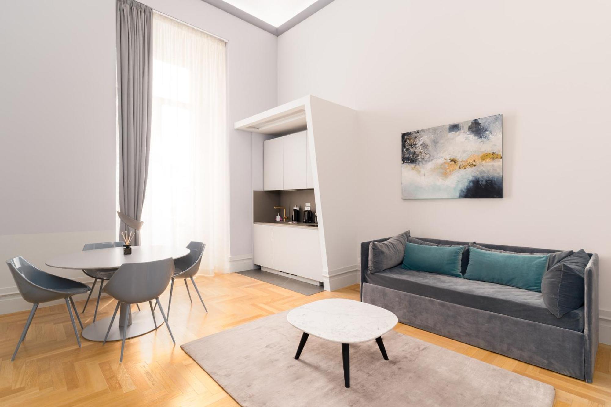 Limehome Lecce Palazzo Bn Exteriör bild