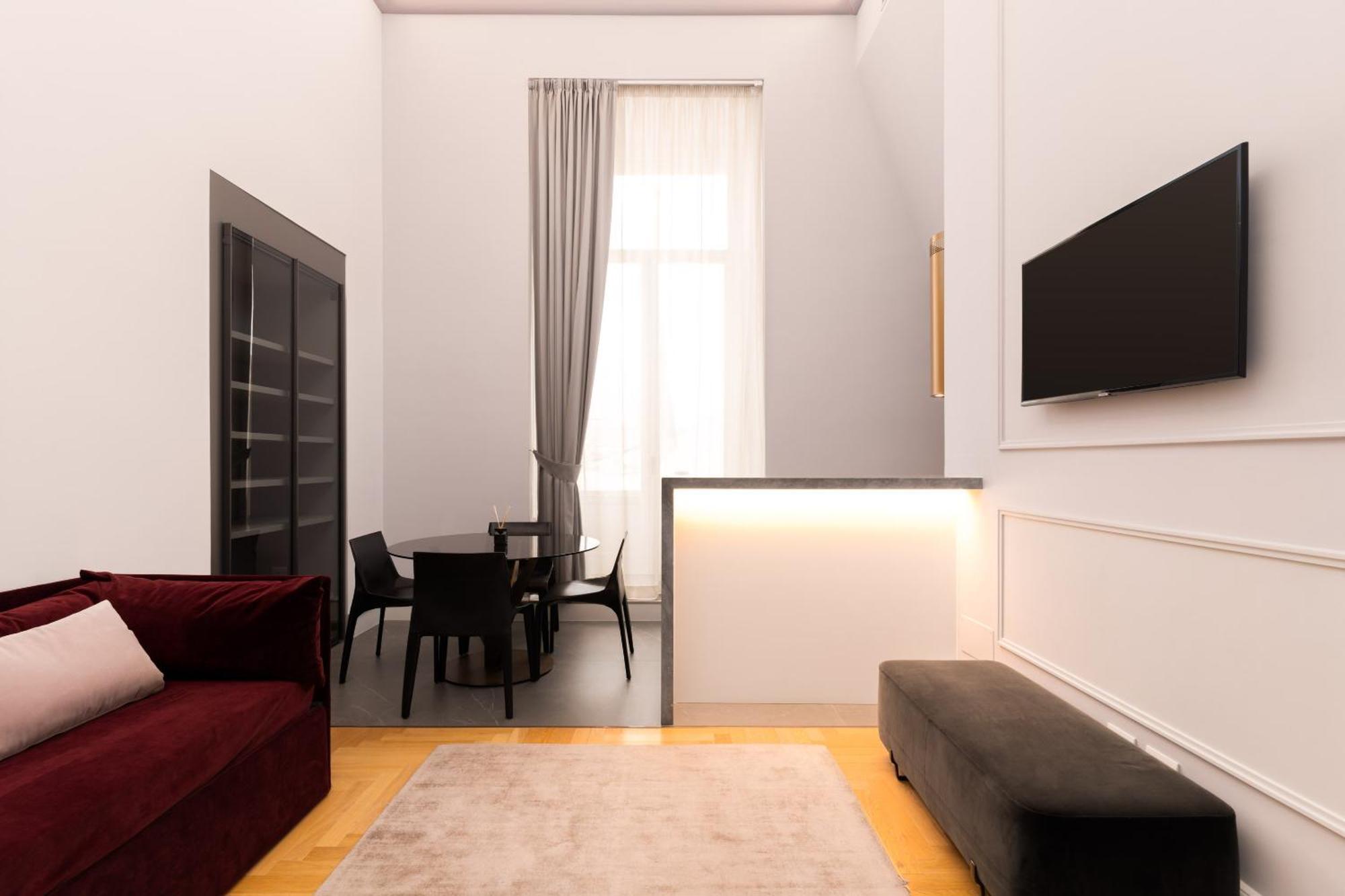 Limehome Lecce Palazzo Bn Exteriör bild
